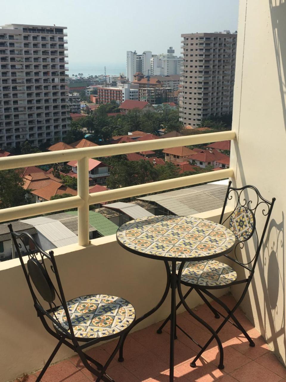 View Talay 1B Holidays Pattaya Exterior photo
